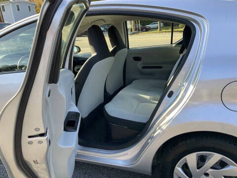 2014 Toyota Prius c Two