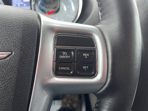 2012 Chrysler Town and Country Touring-L