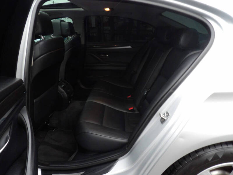 2012 BMW 5 Series 528i