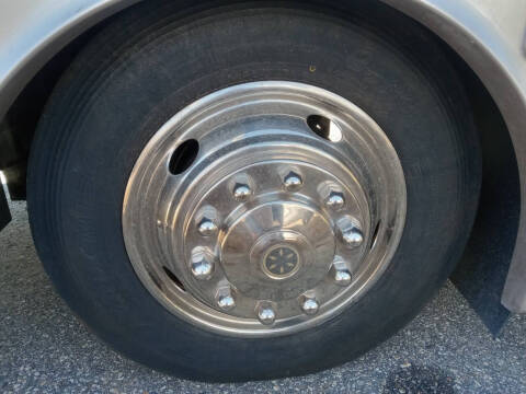 2002 Freightliner XC Chassis