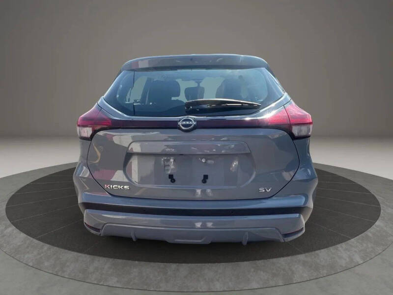 2022 Nissan Kicks SV