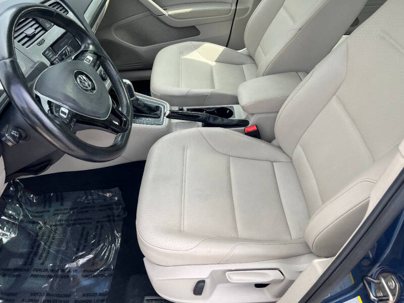 2015 Volkswagen Golf TSI SE