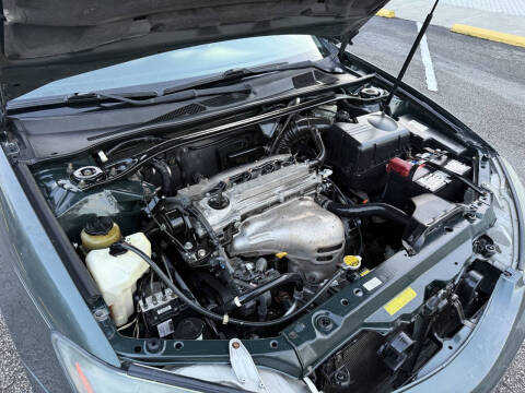 2004 Toyota Camry LE