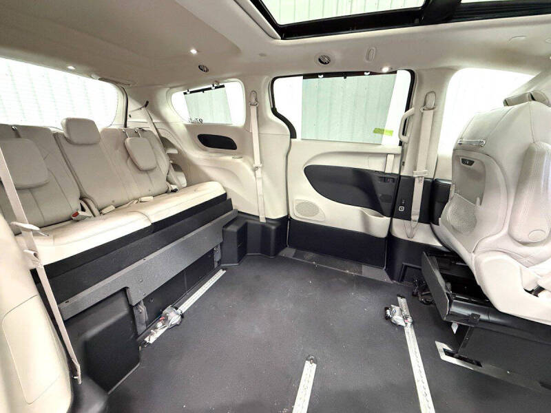 2021 Chrysler Pacifica Touring L