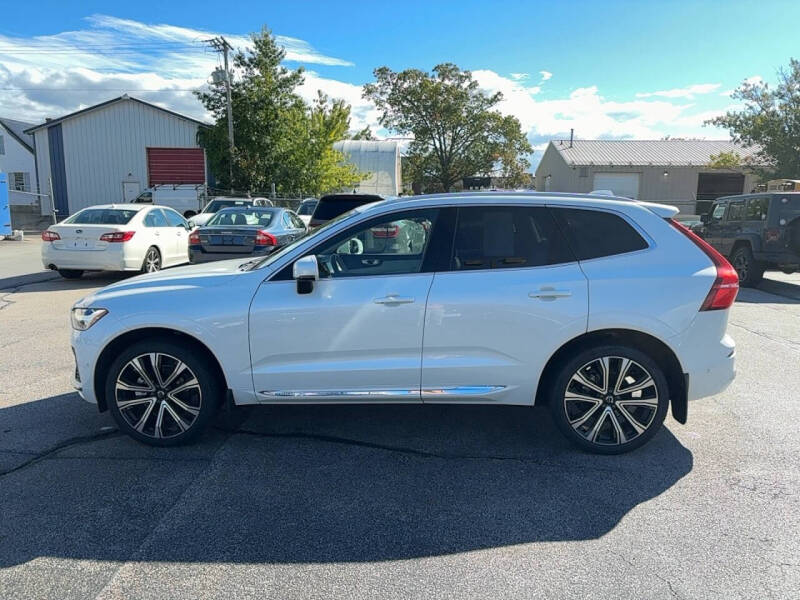 2023 Volvo XC60 B5 Ultimate Bright Theme