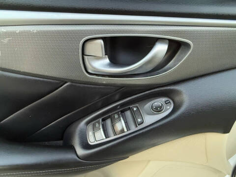 2015 Infiniti Q50 Premium