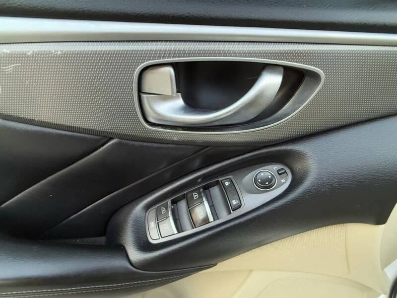 2015 Infiniti Q50 Premium