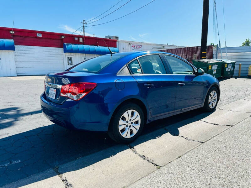 2012 Chevrolet Cruze LS photo 4