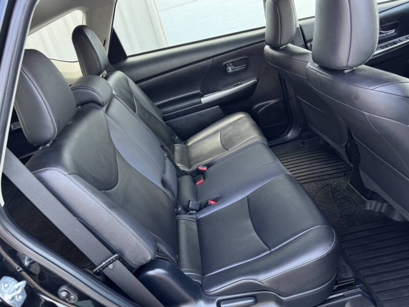 2017 Toyota Prius v Four