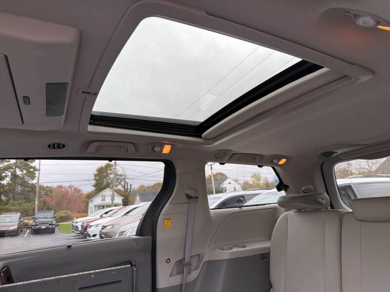 2012 Toyota Sienna Limited 7-Passenger