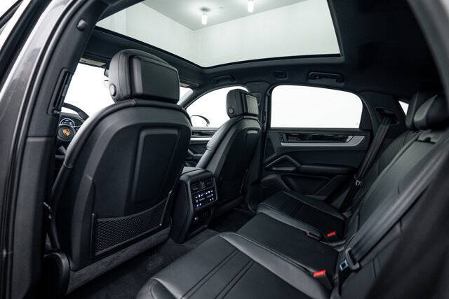 2025 Porsche Cayenne Coupe