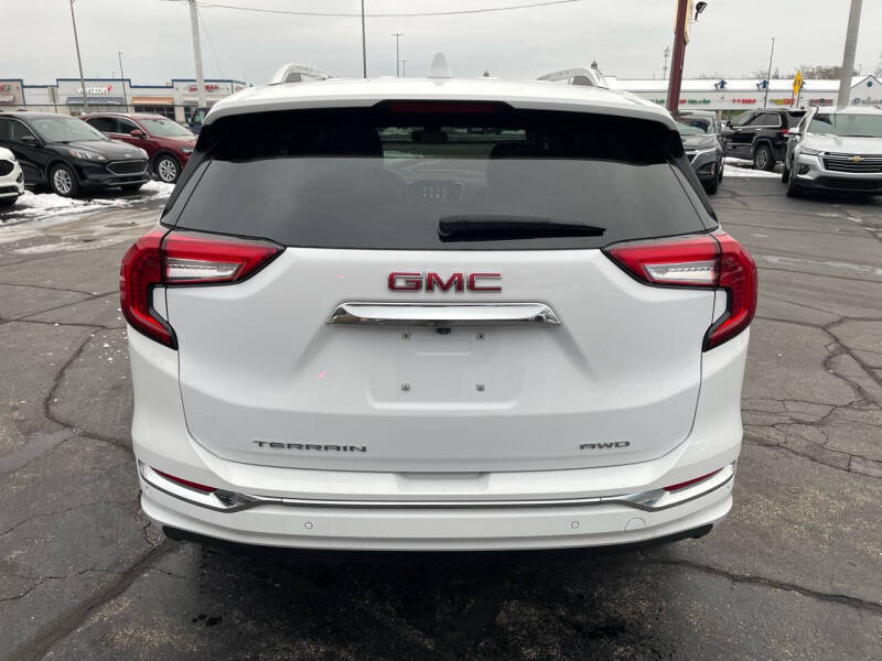 2022 GMC Terrain Denali photo 9