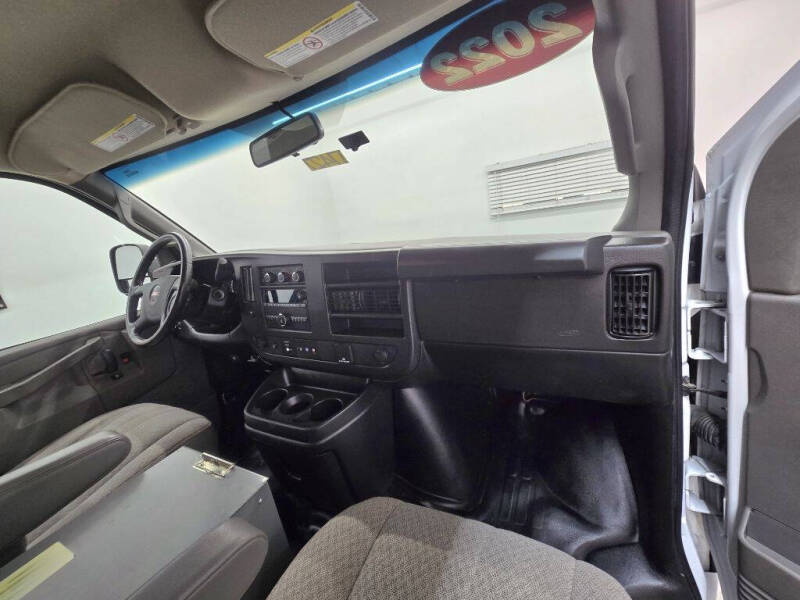 2022 GMC Savana 2500