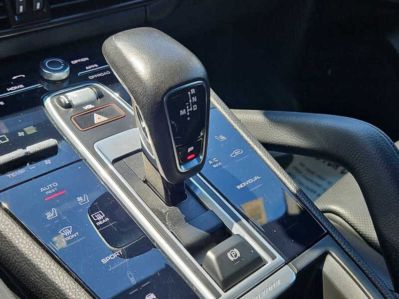 2022 Porsche Cayenne Platinum Edition