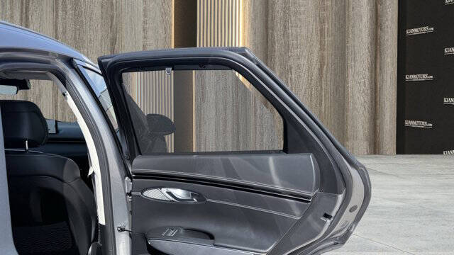 2023 Genesis Electrified GV70