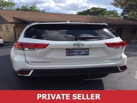 2017 Toyota Highlander for sale at Autoplex Finance - We Finance Everyone! in Milwaukee WI
