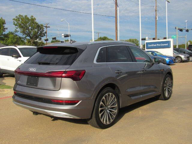 2019 Audi e-tron quattro Prestige
