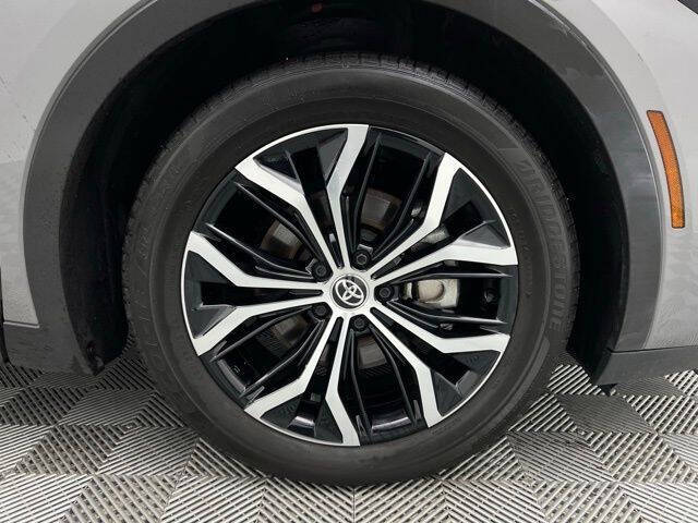 2024 Toyota Crown XLE