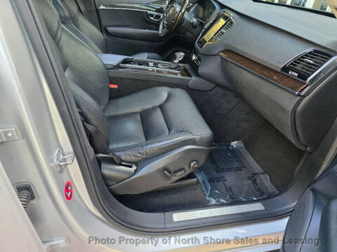 2016 Volvo XC90 T6 Momentum