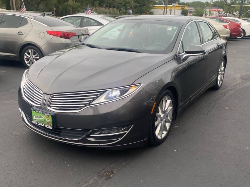 2015 Lincoln MKZ Hybrid photo 3