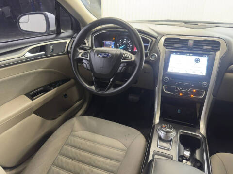 2017 Ford Fusion Hybrid SE