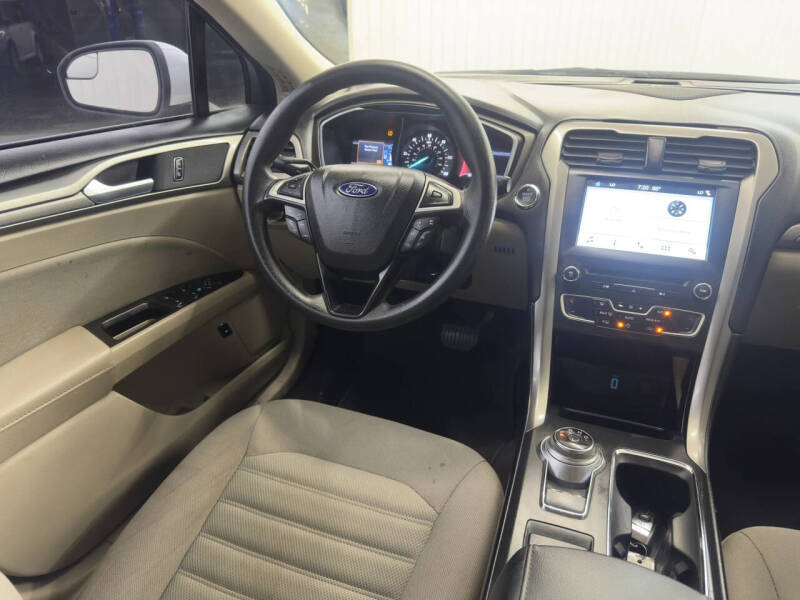 2017 Ford Fusion Hybrid SE