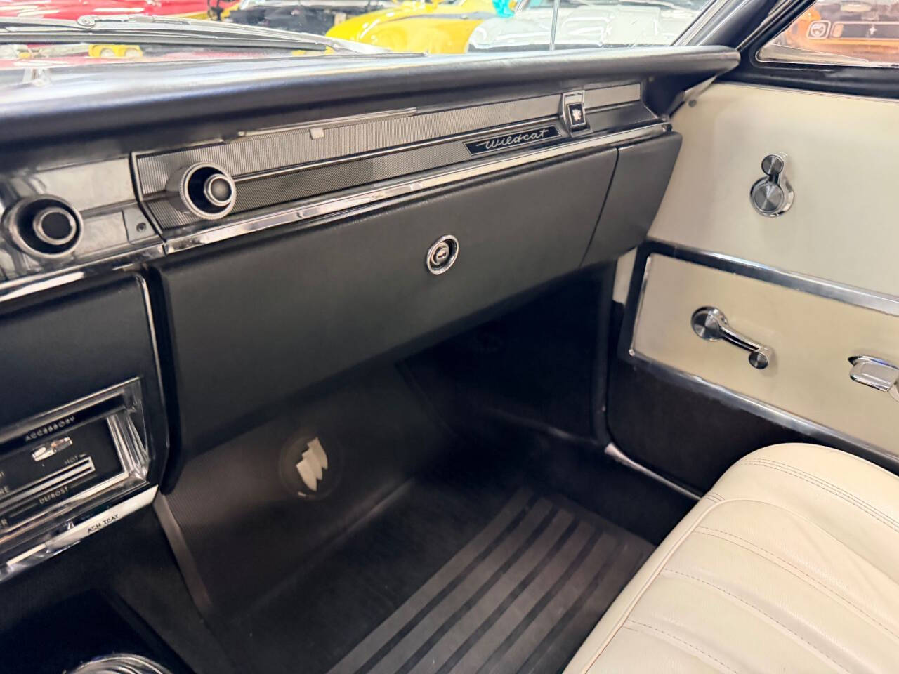 1965 Buick Wildcat 25