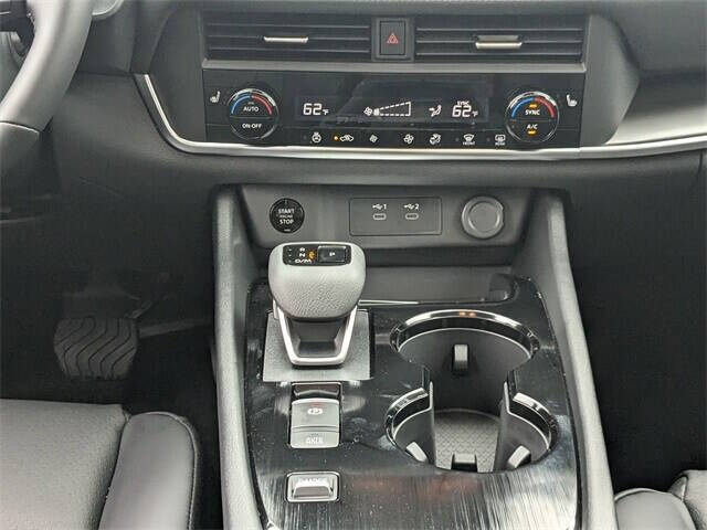 2025 Nissan Rogue SV