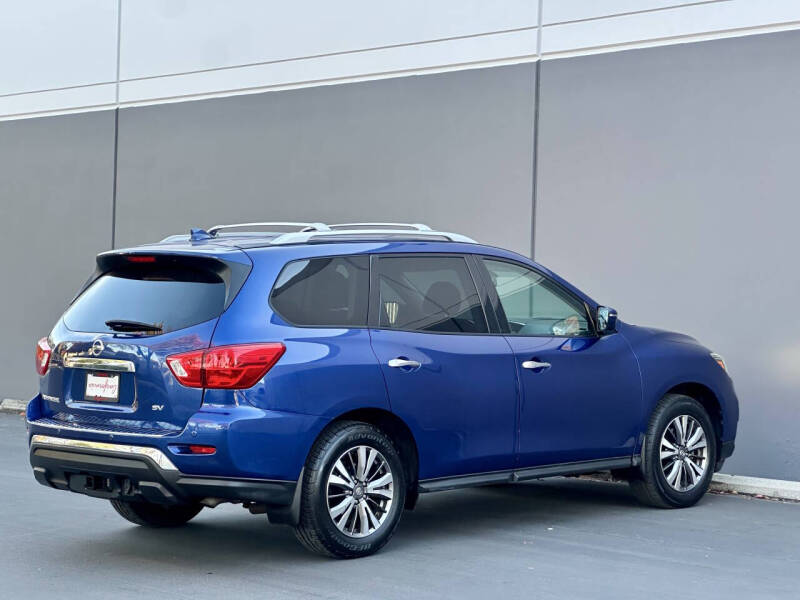 2019 Nissan Pathfinder SV