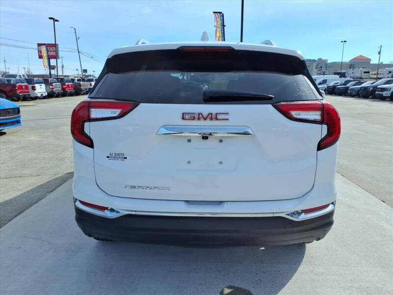 2023 GMC Terrain SLT