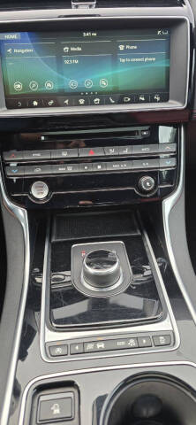 2017 Jaguar XE 35t R-Sport