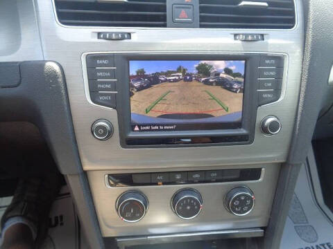 2016 Volkswagen Golf TSI SE