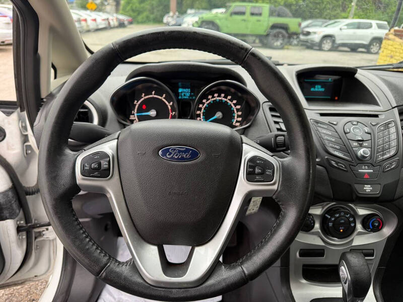 2015 Ford Fiesta SE