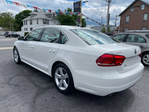 2013 Volkswagen Passat SE PZEV