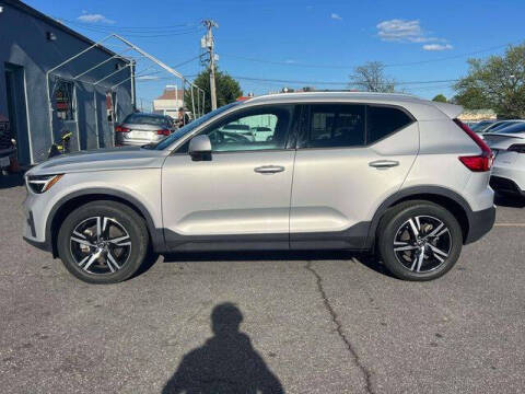 2023 Volvo XC40 B5 Core