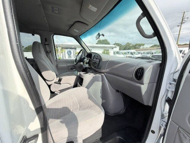 2001 Ford E-Series