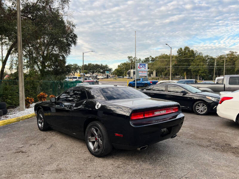 2011 Dodge Challenger SE