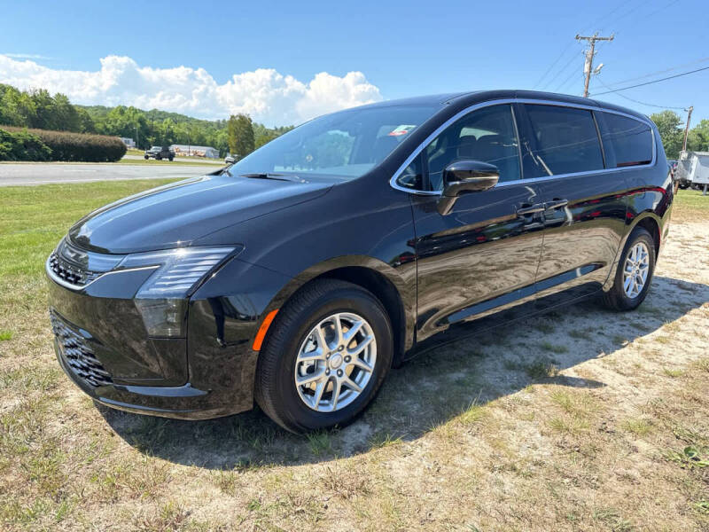 2027 Chrysler Pacifica Select