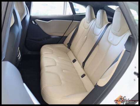 2015 Tesla Model S 90D