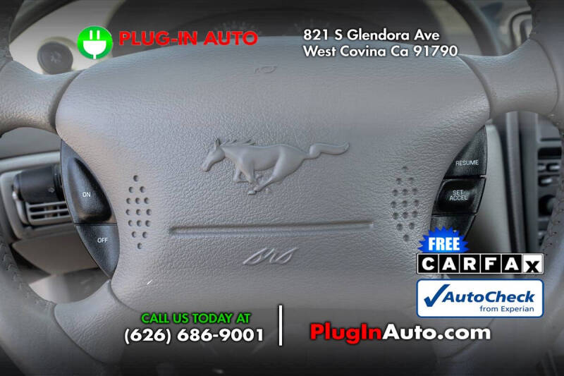 2004 Ford Mustang GT Deluxe