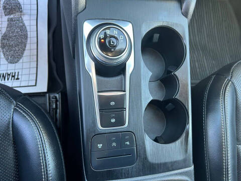 2022 Ford Escape Titanium