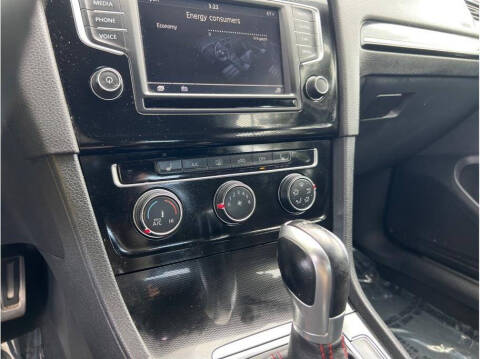 2017 Volkswagen Golf GTI S