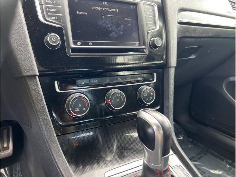 2017 Volkswagen Golf GTI S