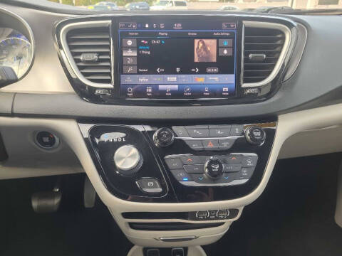 2021 Chrysler Pacifica Touring L