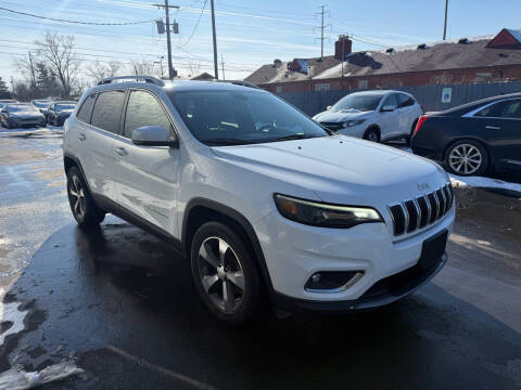 2019 Jeep Cherokee for sale at Senator Auto Sales in Wayne MI