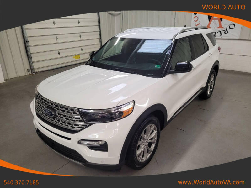 2023 Ford Explorer Limited's photo