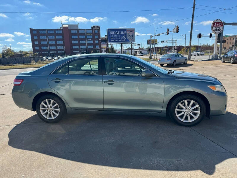 2011 Toyota Camry XLE photo 4