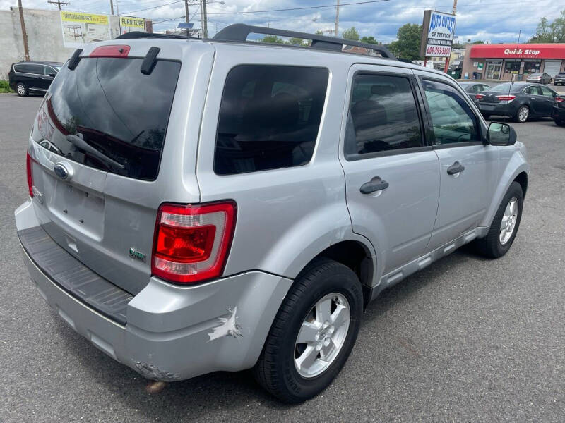 2010 Ford Escape XLT photo 7