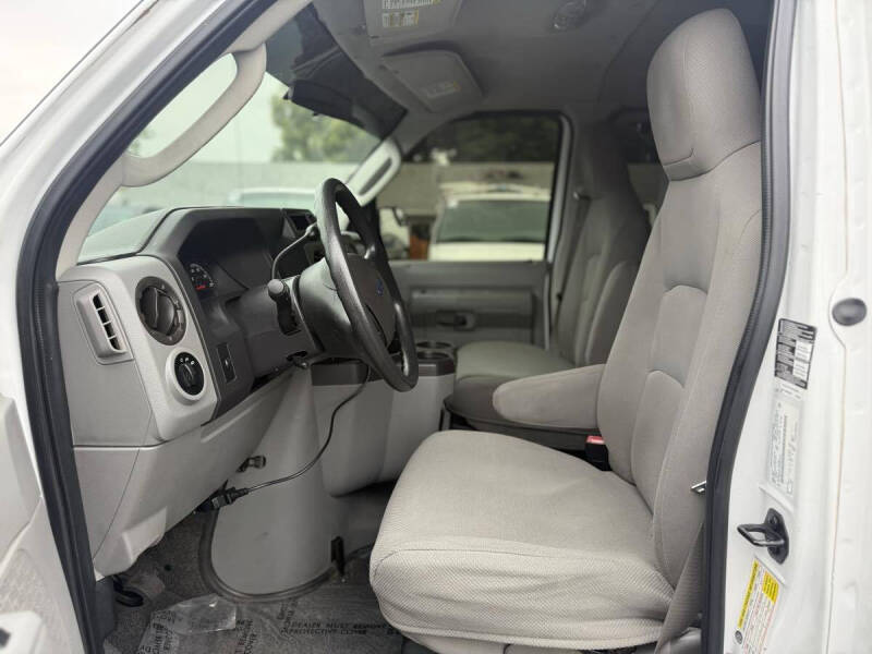 2013 Ford E-Series E-350 SD XLT