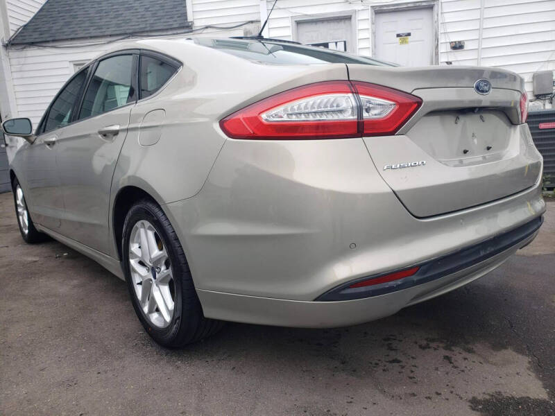 2016 Ford Fusion SE photo 11